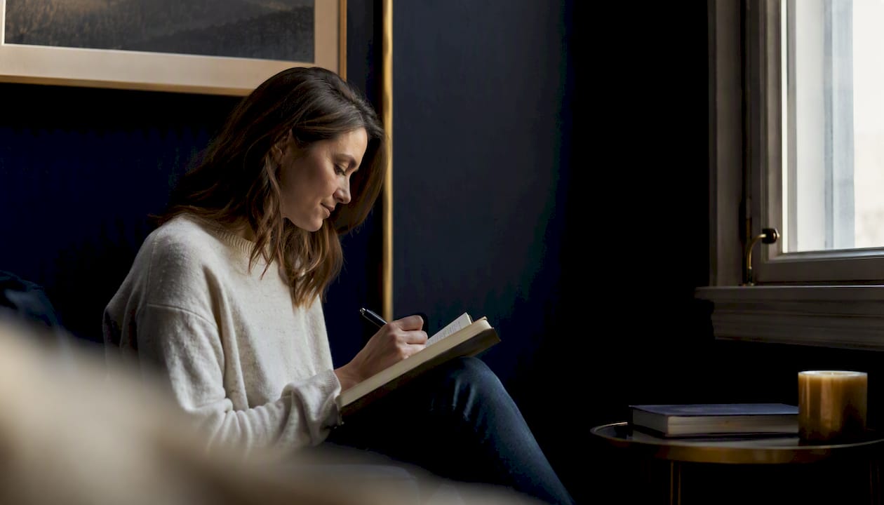 Narrative Therapy Books for Survivors: A Recovery Guide